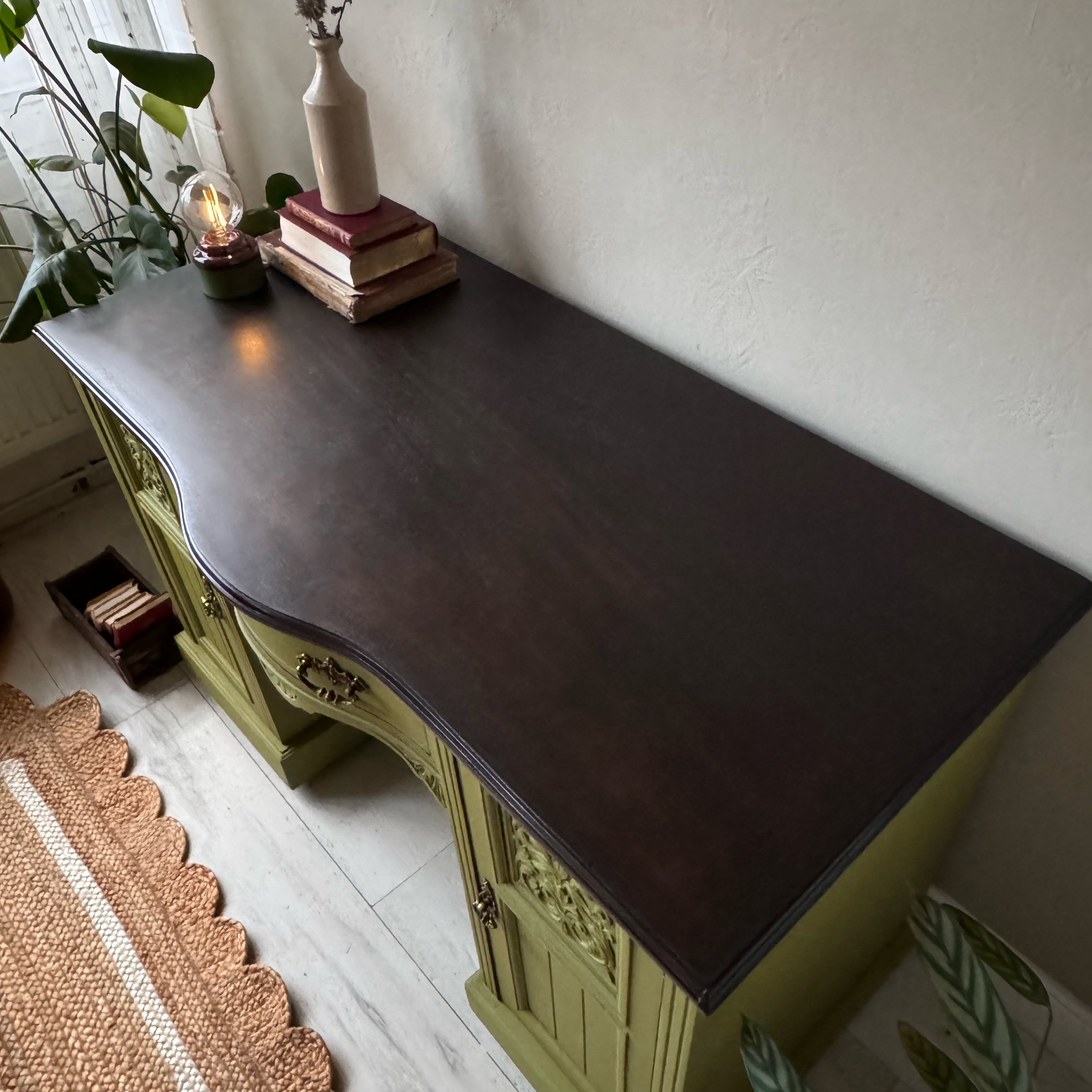 Decorative Green Desk