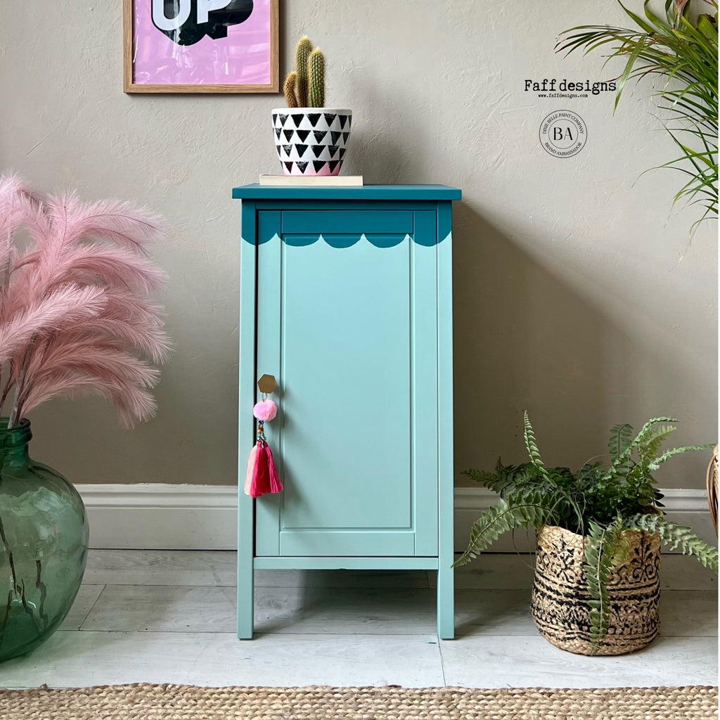 Scallop cabinet