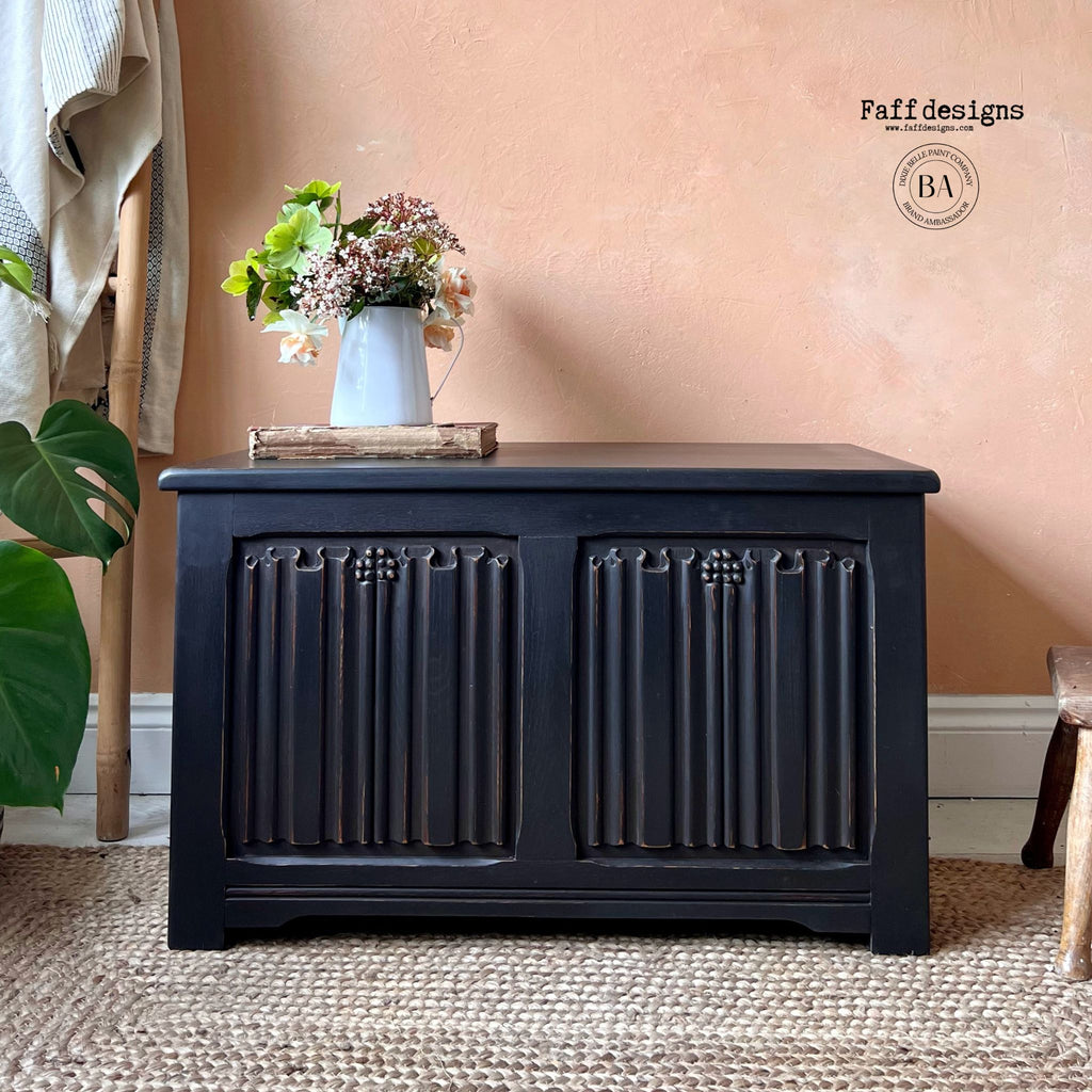 Black Linen Fold Blanket Box